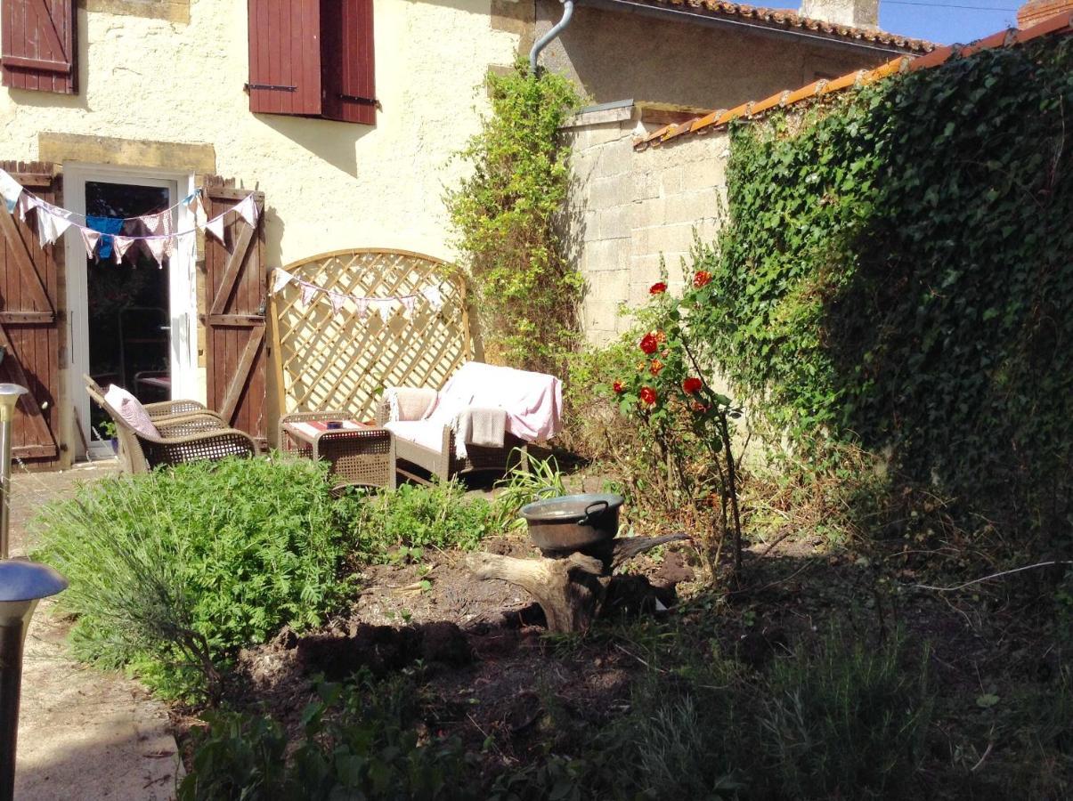 Homestay Arrabella Availles-Limouzine Εξωτερικό φωτογραφία