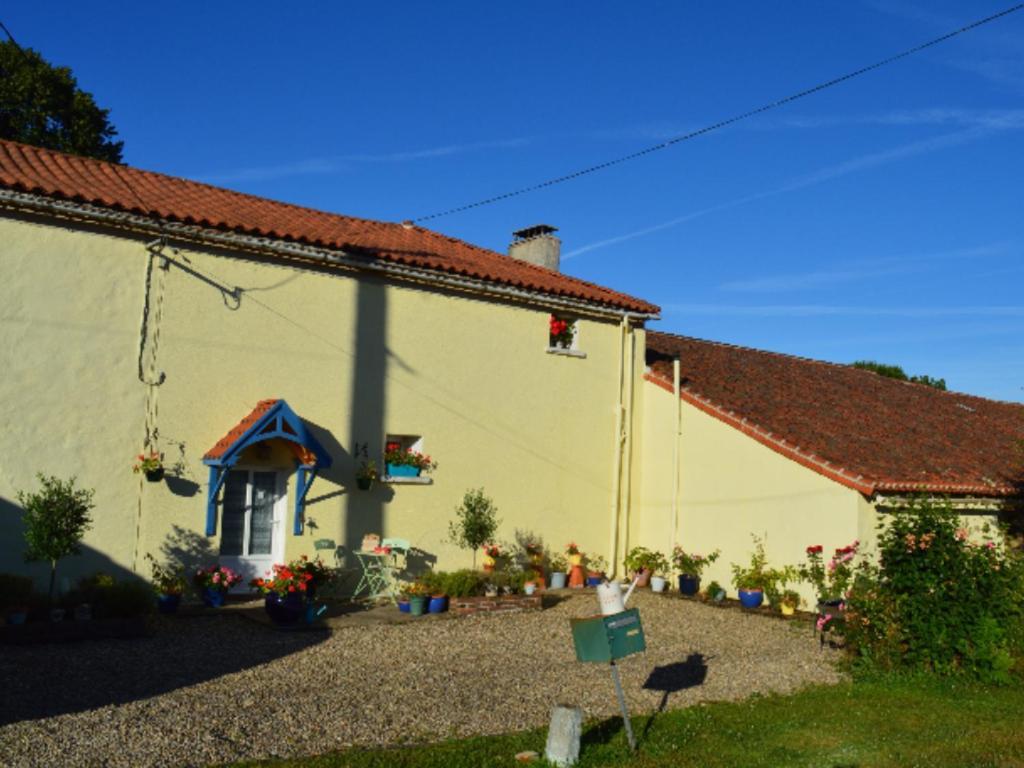 Homestay Arrabella Availles-Limouzine Εξωτερικό φωτογραφία